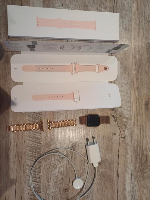 Apple Watch 4 - 40 mm Rosé gold, Bijoux, Sacs & Beauté, Montres connectées, Utilisé, iOS, Rose, Distance, Bandage calorique, État