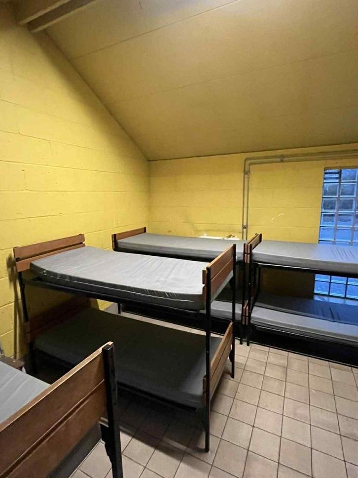 Robuuste Stapelbedden + Brandwerende Matrassen, Huis en Inrichting, Slaapkamer | Stapelbedden en Hoogslapers, Gebruikt, Stapelbed