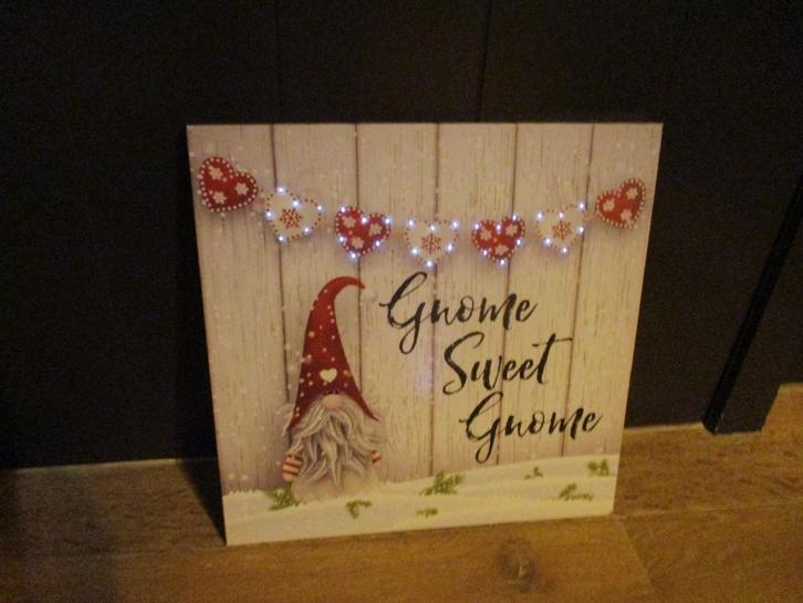 kerstman canvas gnome sweet gnome met led verlichting canvas, Diversen, Kerst, Zo goed als nieuw, Ophalen of Verzenden