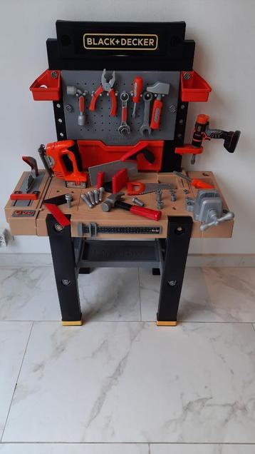 Werkbank voor kinderen beschikbaar voor biedingen