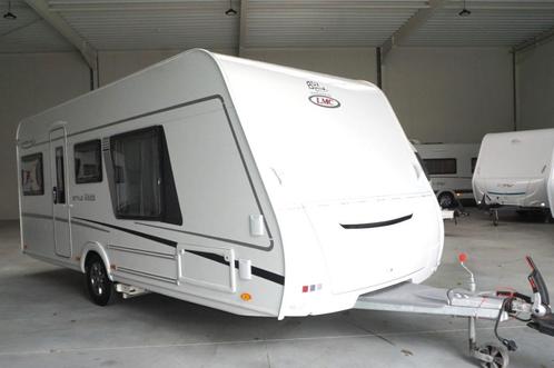 Prachtige 4pers.LMC met mover, queens bed, zithoek, Caravans en Kamperen, Caravans, Bedrijf, tot en met 4, Koelkast, Mover, Serviceluik