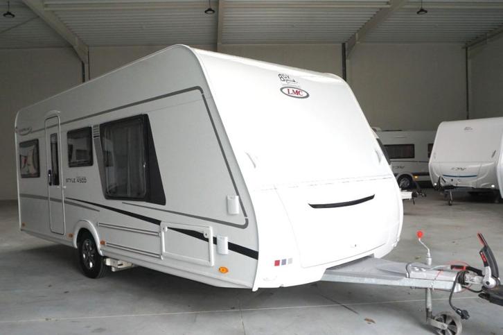 Prachtige 4pers.LMC met mover, queens bed, zithoek, Caravans en Kamperen, Caravans, Bedrijf, tot en met 4, Koelkast, Mover, Serviceluik