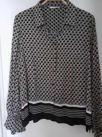 Blouse beschikbaar voor biedingen