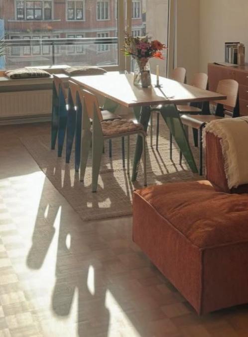 Jean prouvé EM table + stoelen, Huis en Inrichting, Complete inboedels, Ophalen