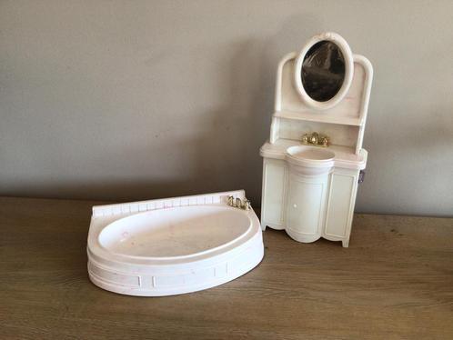 Lavabo et baignoire vintage Barbie, 1996, Enfants & Bébés, Jouets | Maisons de poupées, Utilisé, Enlèvement ou Envoi