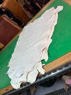 Beige kleur schapen huiden 1.3mm dik soepel en rekbaar A 356, Enlèvement ou Envoi, Comme neuf, Beige