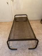 Mooi metalen (dubbel)bed met gratis nachtkastje, Huis en Inrichting, Slaapkamer | Bedden, Ophalen, Gebruikt, Bruin