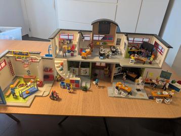 Playmobil school met uitbreidingen  (9453+9454+9455+9456) beschikbaar voor biedingen