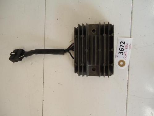 GSXR750 2004 - 2005 Suzuki Spanningsregelaar D1-22443, Motoren, Onderdelen | Suzuki