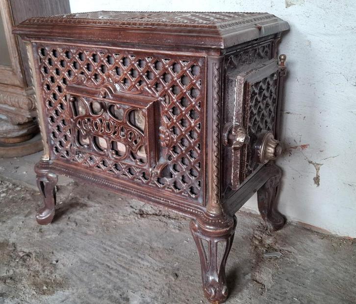 Zeldzaam antiek Frans houtkacheltje 'Godin', Antiek en Kunst, Antiek | Email, Ophalen