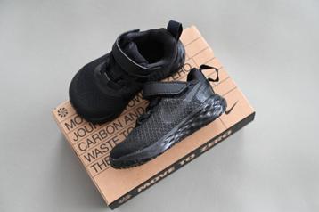 Nike Revolution 6 Black baskets sneakers bébé 19,5