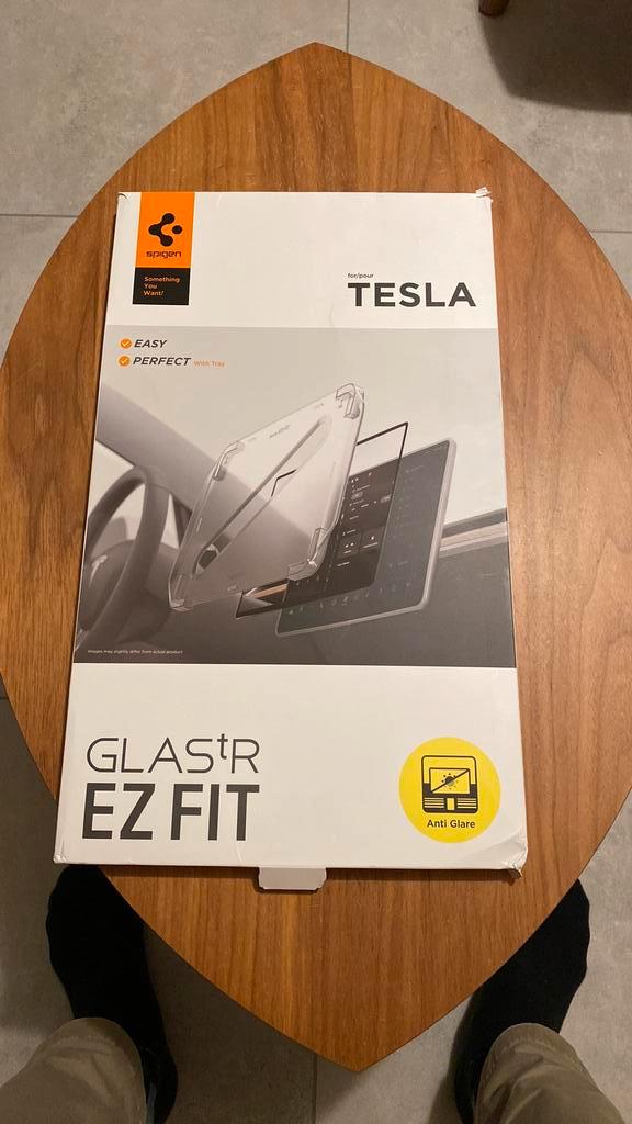 Spigen GLAS.tR EZ Fit, MAT, 15,4inches, Computers en Software, Tablet-hoezen, Zo goed als nieuw, Screenprotector, 13 inch of meer