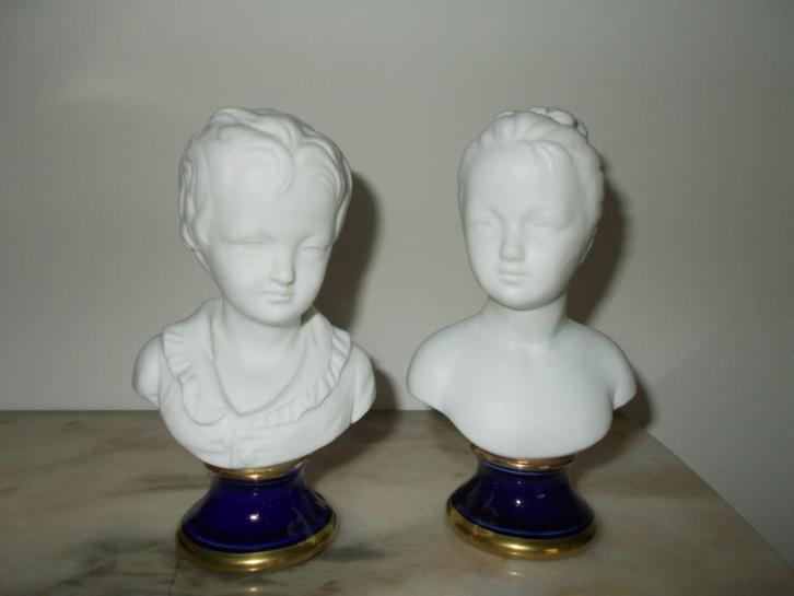 2x biscuit beeldjes jongen + meisje Limoges stijl 1965 = 8€, Antiek en Kunst, Curiosa en Brocante, Ophalen of Verzenden