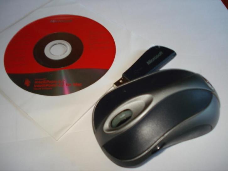 Microsoft Wireless Notebook Optical Mouse 4000 computermuis, Computers en Software, Muizen, Zo goed als nieuw, Muis, Rechtshandig