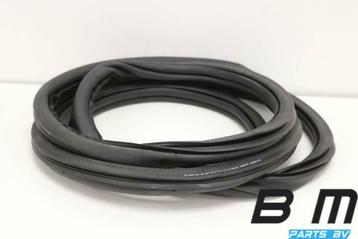 Portierrubber rechtsvoor VW Golf Sportsvan 510867912B beschikbaar voor biedingen