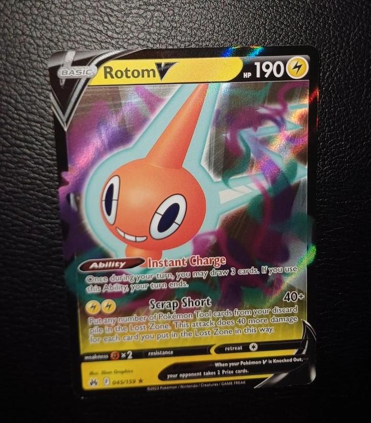 Modern Era: Rotom V 045/159 Crown Zenith, Hobby en Vrije tijd, Verzamelkaartspellen | Pokémon, Ophalen of Verzenden