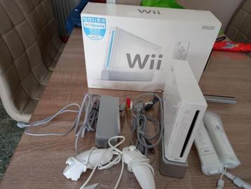 Console Nintendo Wii Blanche + 2 manette + 7 jeux +2 nunchuk beschikbaar voor biedingen