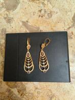 Setje oorbellen met steentjes, Enlèvement, Comme neuf, Avec strass