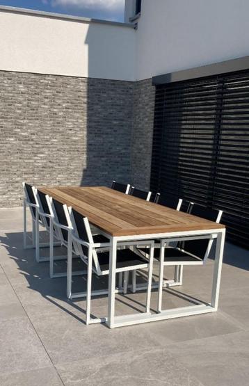 Design tuinset nu met tafel van 280 cm beschikbaar voor biedingen