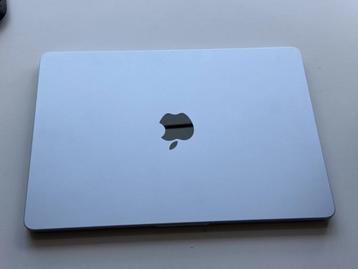 MacBook Air 2025 13,6 inch M4, 16 GB RAM, 512 GB SSD beschikbaar voor biedingen