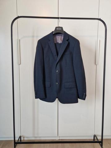Marineblauw tweedelig pak, maat 46. Matinique  beschikbaar voor biedingen