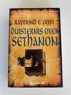 Duisternis over Sethanon - Raymond E. Feist, in perfecte sta, Boeken, Ophalen of Verzenden, Zo goed als nieuw