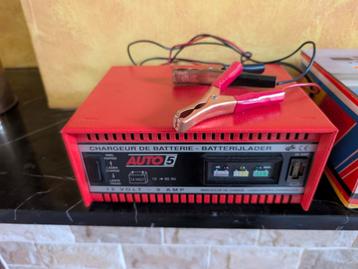 12V acculader te koop beschikbaar voor biedingen