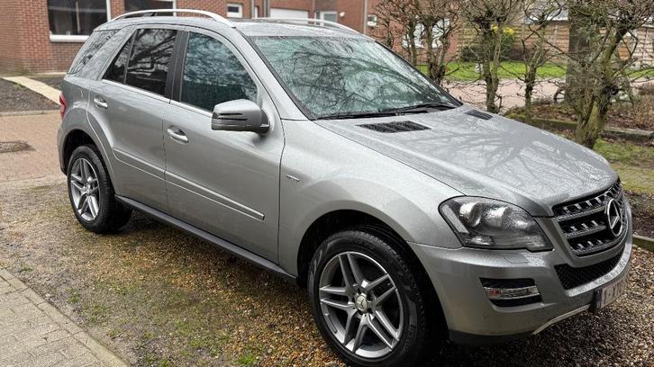 Mercedes Ml 300cdi V6 grand edition 209000km  lichte vracht, Auto's, Mercedes-Benz, Particulier, M-Klasse, 4x4, ABS, Adaptieve lichten