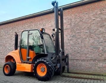 Ruwterrein Heftruck 4x4 beschikbaar voor biedingen