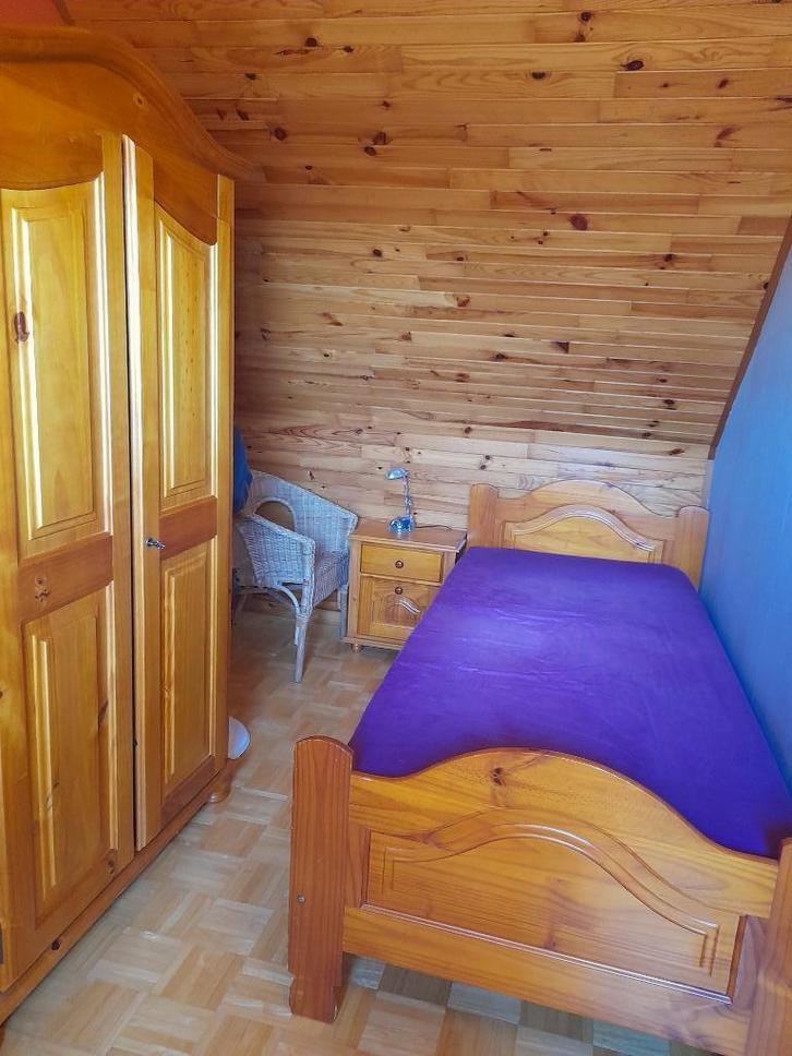 Complete eenpersoonskamer in grenen, Huis en Inrichting, Slaapkamer | Complete slaapkamers, Zo goed als nieuw, Eenpersoons, Ophalen