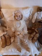 Antiek Papier Maché popje , met oude kleding enz...., Ophalen of Verzenden