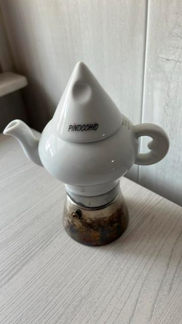 Theepot van Pinocchio  beschikbaar voor biedingen