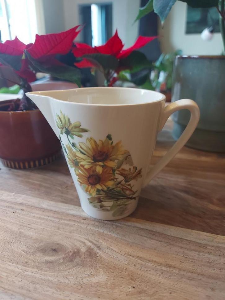 Melkkannetje 'Marguerite', Antiek en Kunst, Antiek | Servies los, Ophalen of Verzenden