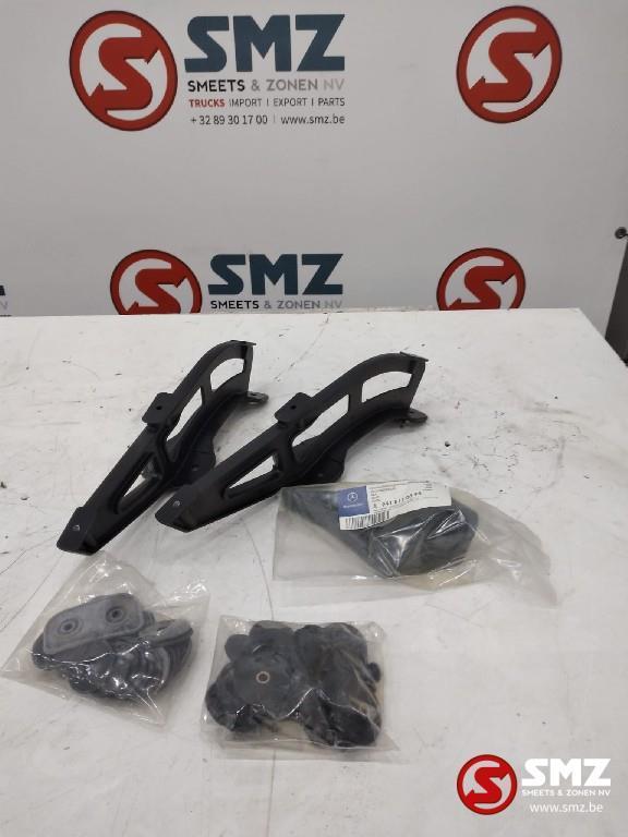 Occ bevestiging zonneklep mercedes actros mp 1, Auto-onderdelen, Vrachtwagen-onderdelen, Mercedes-Benz, Interieur en Bekleding