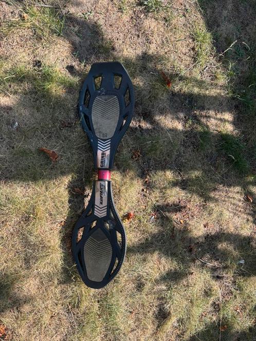 Zwart waveboard in goede staat, Sport en Fitness, Skateboarden, Gebruikt, Waveboard, Ophalen
