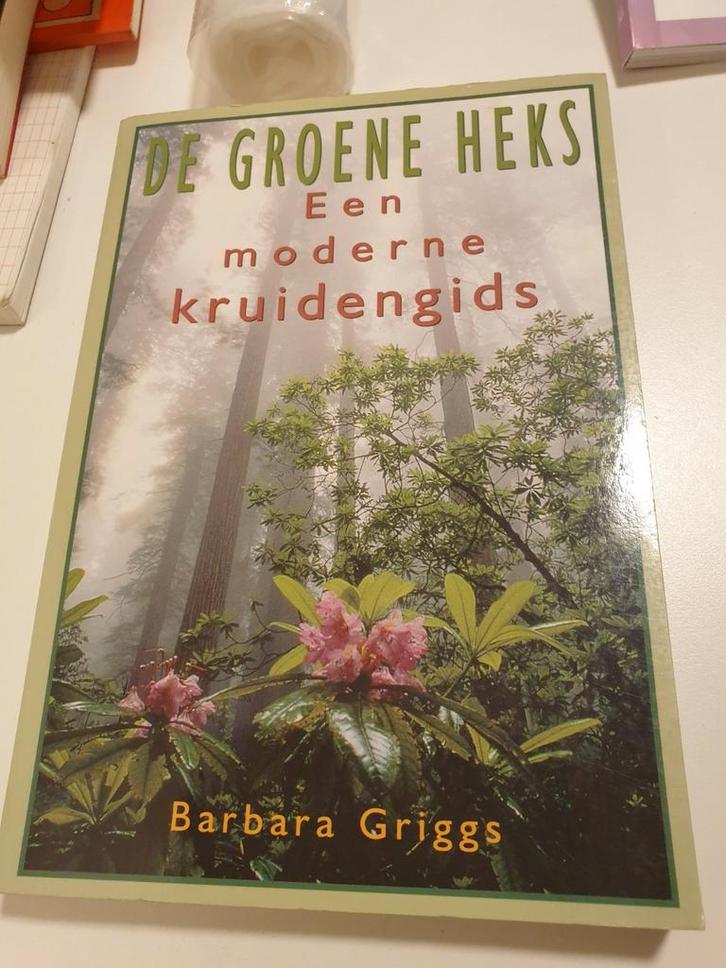 Barbara Griggs - De groene heks.  Een moderne kruidengids, Boeken, Esoterie en Spiritualiteit, Zo goed als nieuw, Ophalen of Verzenden