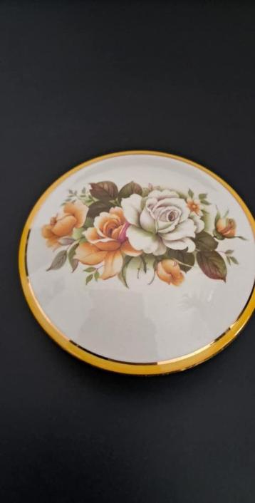 Pilulier en céramique beschikbaar voor biedingen