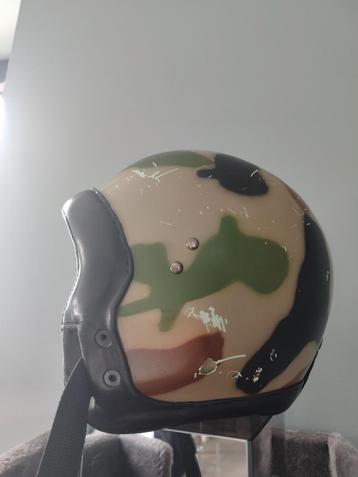Paratrooper helmen  beschikbaar voor biedingen