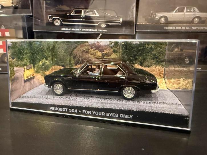 Peugeot 504 - James Bond, Hobby en Vrije tijd, Modelauto's | 1:43, Gebruikt, Auto, Universal Hobbies, Ophalen of Verzenden
