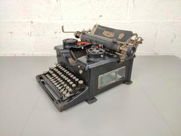 Royal model 10 typemachine beschikbaar voor biedingen