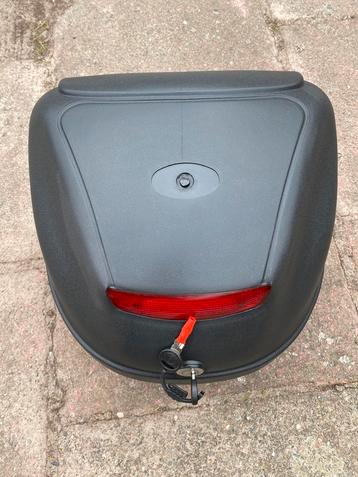 Koffer scooter beschikbaar voor biedingen