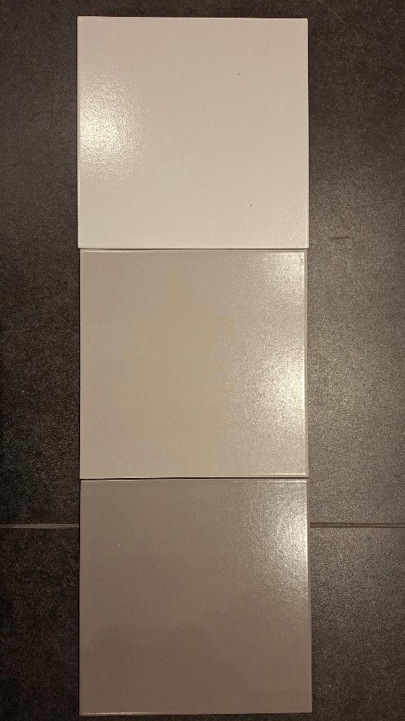 Badkamertegels 20x20cm: wit 120, lichtgr 23, donkergr 27 st, Doe-het-zelf en Bouw, Tegels, Nieuw, Wandtegels, Keramiek, 20 tot 40 cm