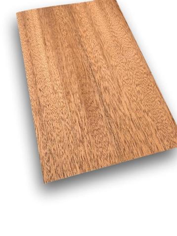 Mahonie fineer | 2,4 mm | 28x17 cm beschikbaar voor biedingen