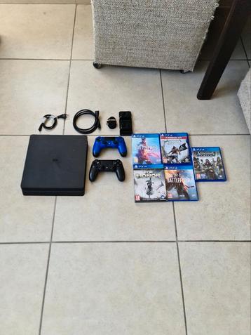 Playstation 4 Slim 1TB | 2 Controllers | 5 Games | Topstaat beschikbaar voor biedingen