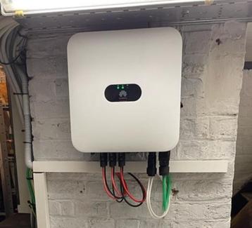 Hybride omvormer Huawei 4.6Kw + 12 zonnepanelen beschikbaar voor biedingen