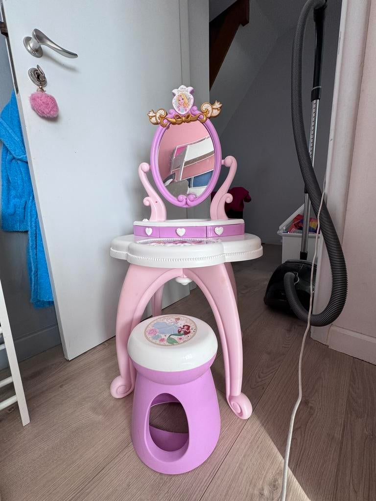 Disney prinsessen make up tafel, Ophalen, Zo goed als nieuw