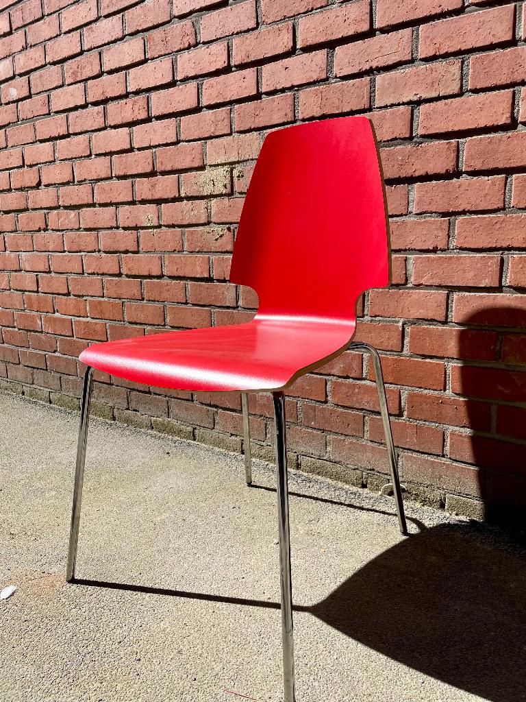 Chaises rouges en contreplaqué et pieds chromés, Rouge, Comme neuf, Enlèvement, Bois