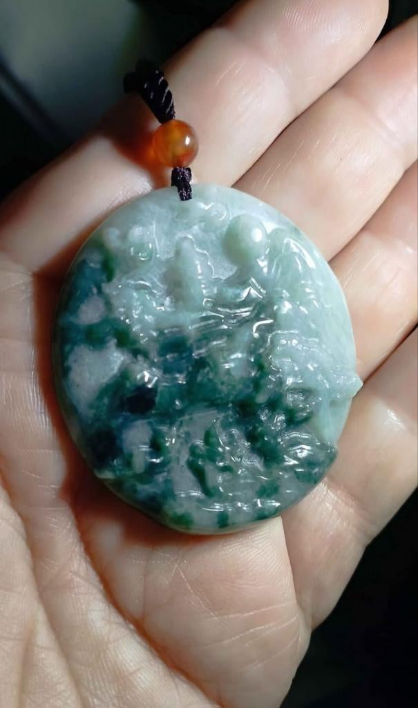 Hanger van natuurlijke jade met traceerbaar certificaat, Handtassen en Accessoires, Kettinghangers, Ophalen, Nieuw, Steen of Mineraal