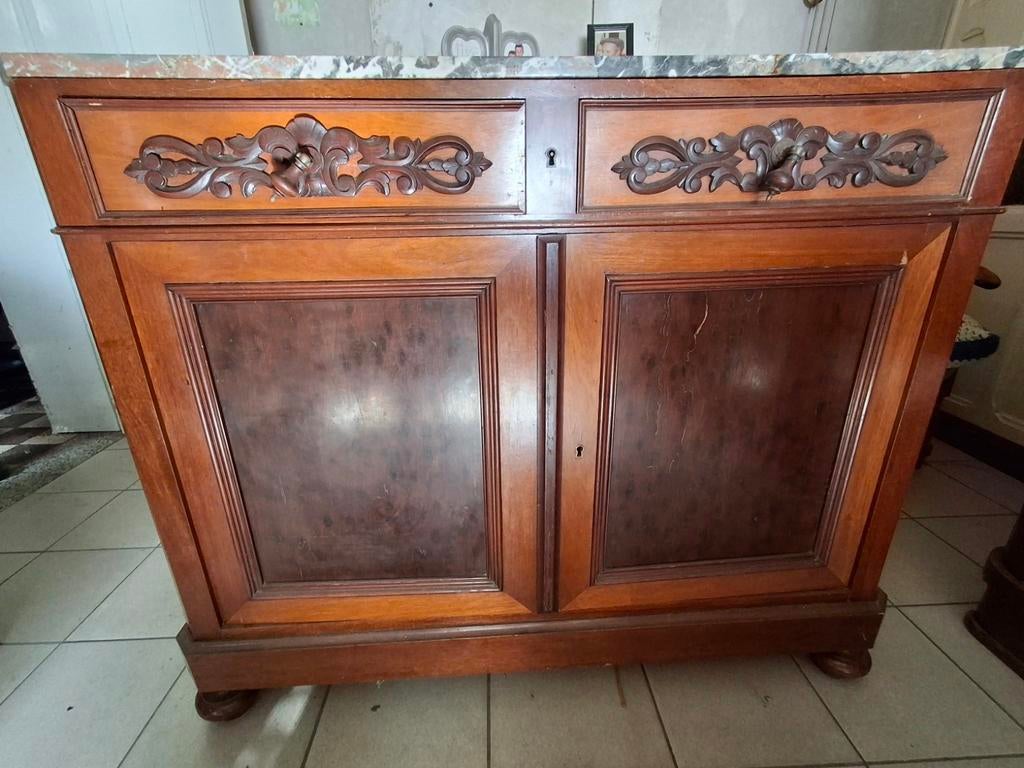 Prachtig kastje met marmeren blad, Ophalen