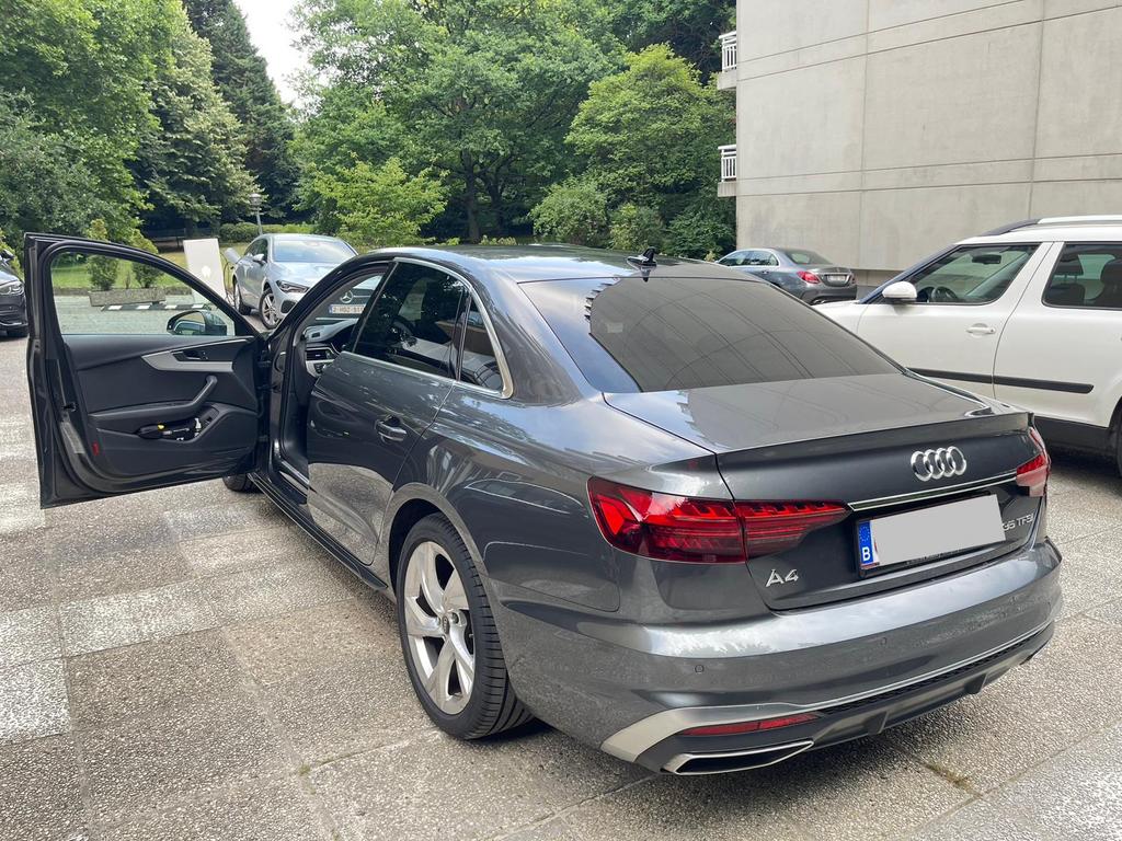 Audi A4 S-Line 2023  – Dealer onderhouden – 1ste eigenaar, Auto's, Audi, Automaat, 4 cilinders, 1984 cc, A4